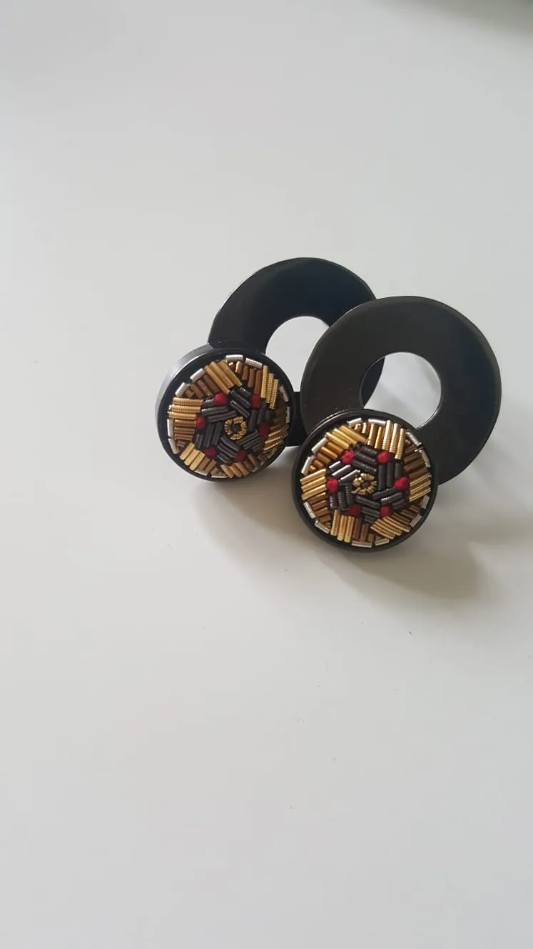 The Black Round Earrings